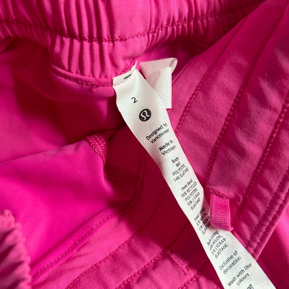 Brand New Lululemon Women’s Sonic Pink Hotty Hot HR Skirt - Picture 4 of 4